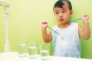 早教親子游戲「敲杯子」
