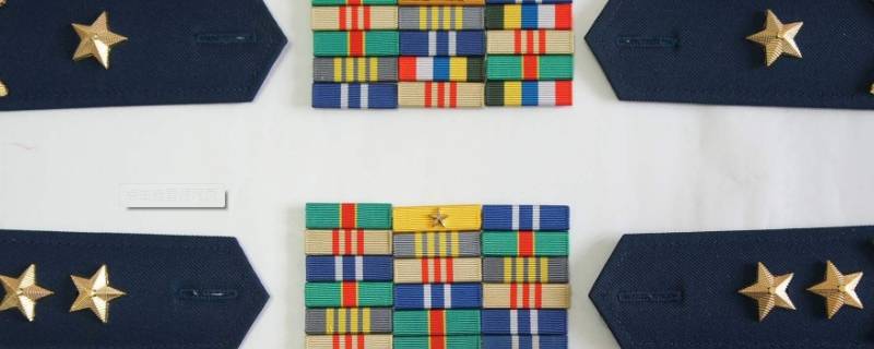 兩杠四星是什么軍銜