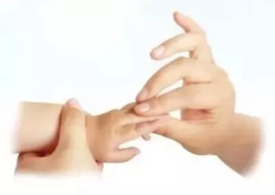 嬰兒撫觸的好處 嬰兒撫觸10招式