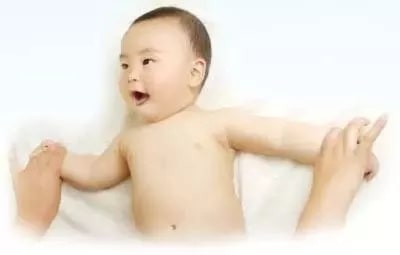 嬰兒撫觸的好處 嬰兒撫觸10招式