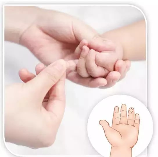 寶寶發(fā)燒了怎么辦如何退燒方法
