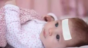 寶寶發(fā)燒了怎么辦如何退燒方法