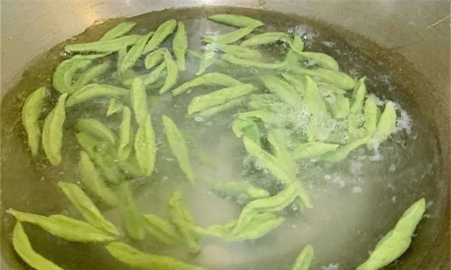蔬菜肉泥小魚面的做法 1歲寶寶食譜