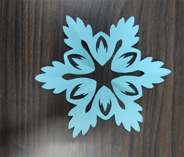 雪花剪紙步驟圖解