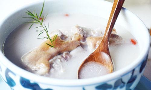 鴿子湯怎么燉好喝又營養(yǎng)