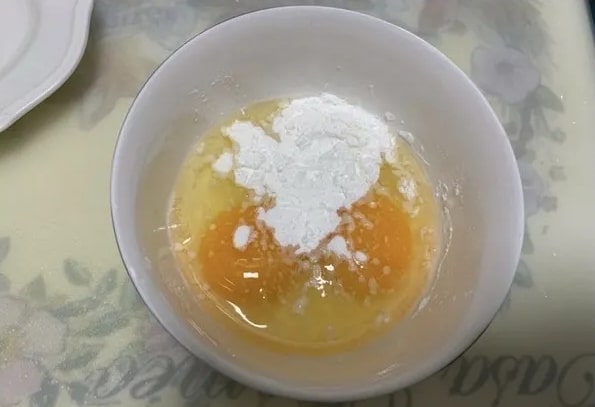 香蕉厚蛋燒的做法 寶寶營養(yǎng)早餐食譜