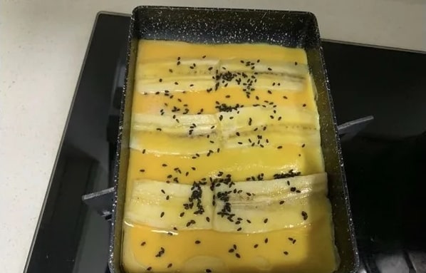 香蕉厚蛋燒的做法 寶寶營養(yǎng)早餐食譜