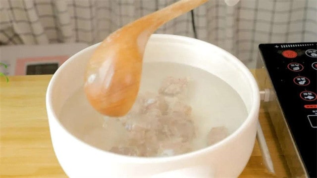 山藥玉米胡蘿卜排骨湯的做法
