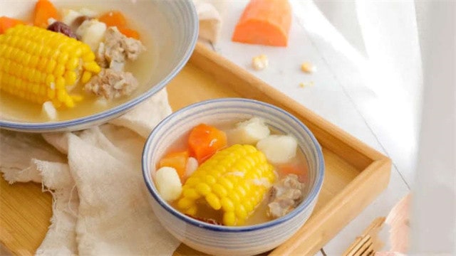 山藥玉米胡蘿卜排骨湯的做法