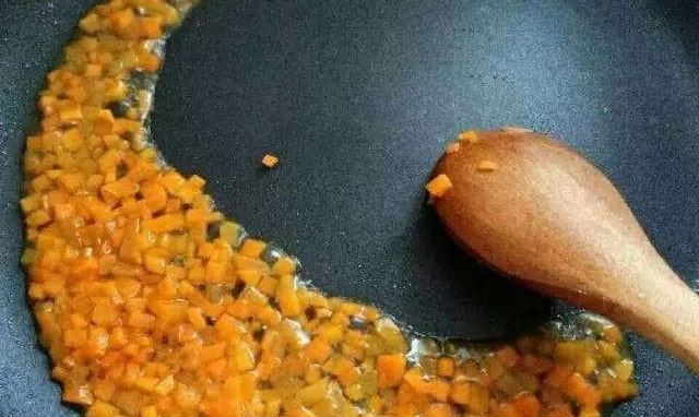 海苔肉松飯團的做法