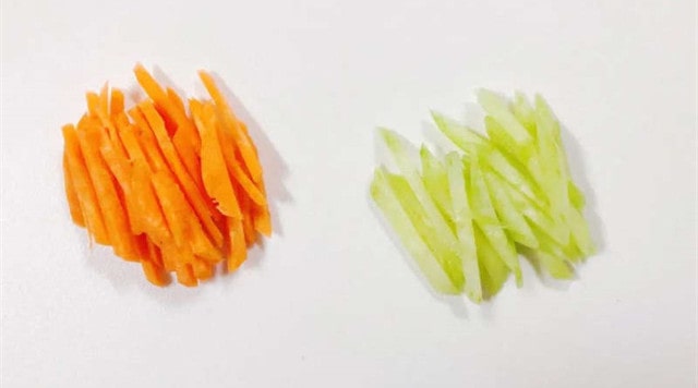 寶寶吃花生醬拌面的做法