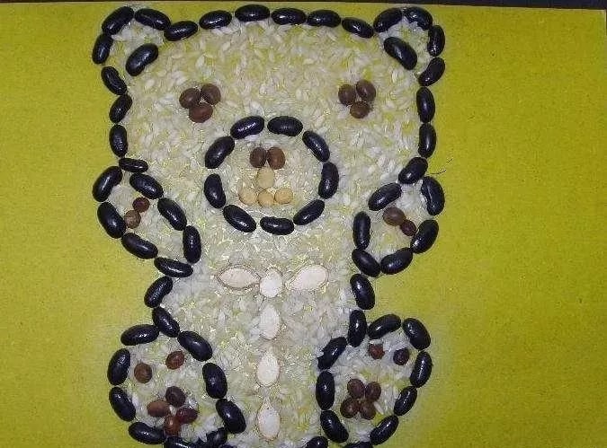 臘八豆子粘貼畫作品欣賞
