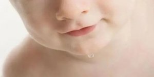 1歲多的寶寶不停流口水正常嗎？
