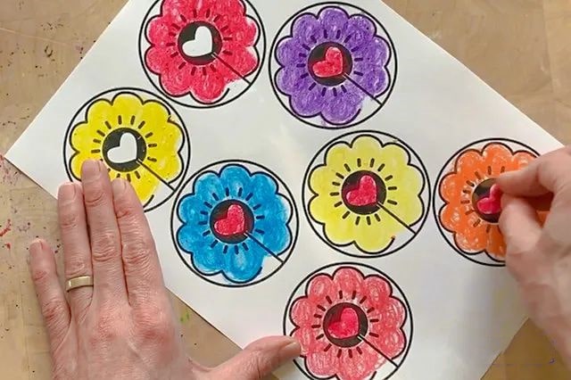 婦女節(jié)手工剪紙花束制作方法