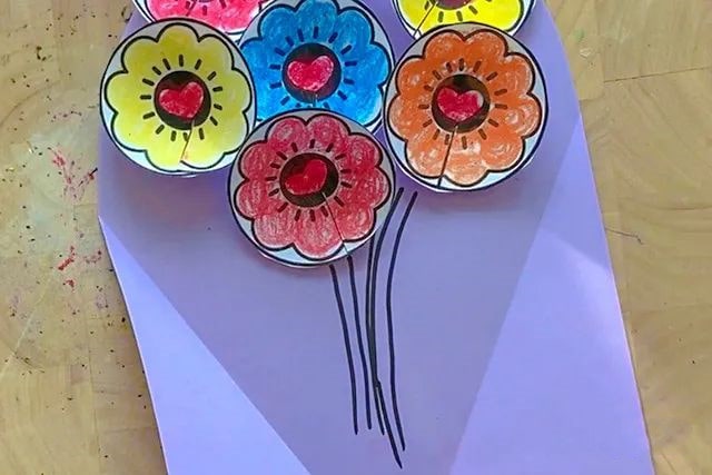 婦女節(jié)手工剪紙花束制作方法