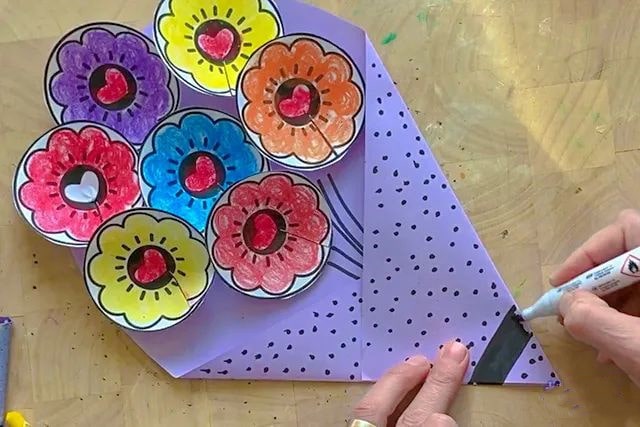婦女節(jié)手工剪紙花束制作方法