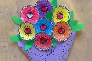 婦女節(jié)手工剪紙花束制作方法