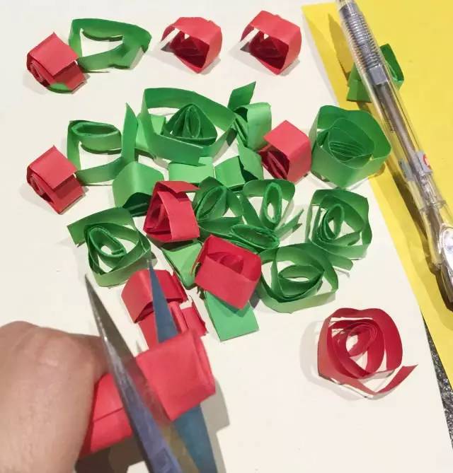 幼兒園植樹節(jié)手工制作《衍紙大樹》