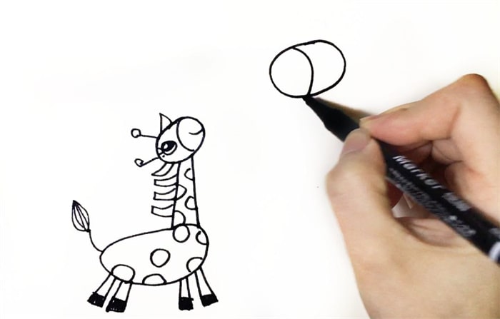 小長(zhǎng)頸鹿和媽媽兒童簡(jiǎn)筆畫(huà)圖片