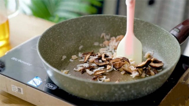 芋頭干貝蝦皮飯燜飯的做法