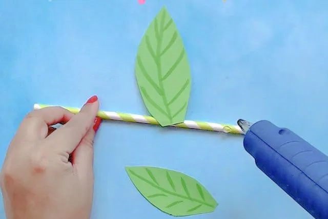 一次性紙杯手工制作花朵簡(jiǎn)單