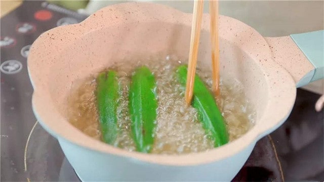 秋葵炒雞蛋的做法